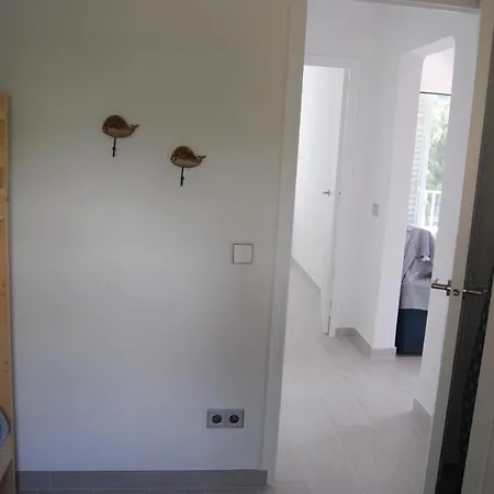 319 - Apart. Estoril Apartment *